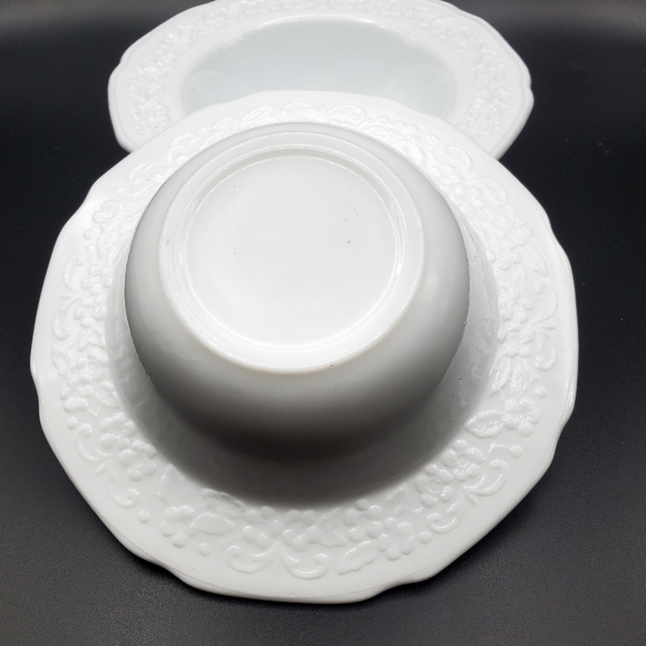 Indiana Milk Glass Bowls (2) White Orange Blossom 5 1/2" Berry Fruit Dessert MCM - Picture 3 of 7
